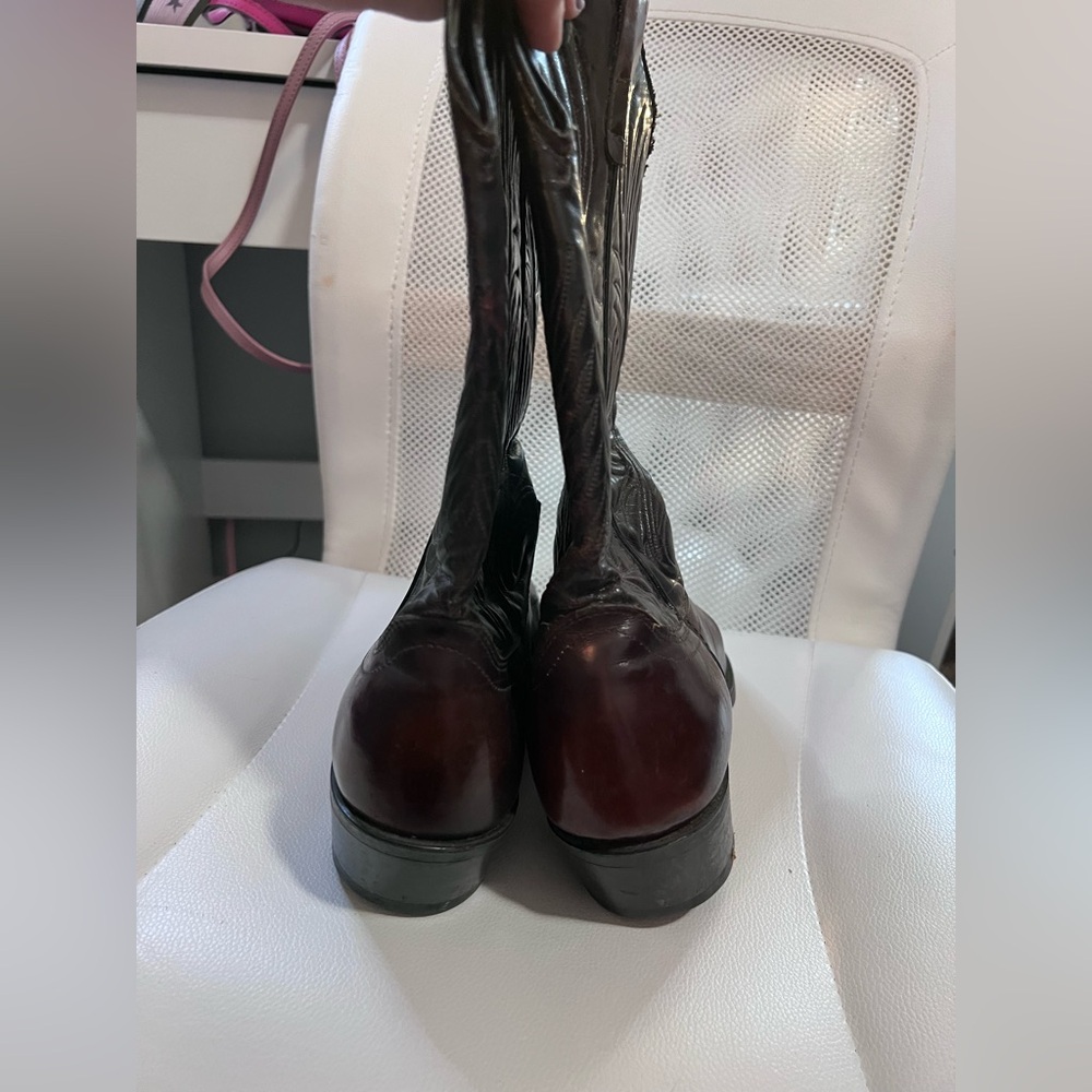 Laredo Brown Heeled Boots - Picture 7 of 8